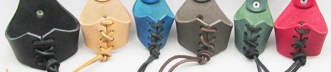 geschnürte Trinkhornhalter