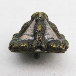 Zierniete "Wächterpyramide" Altmessing