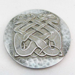 Riesen-Zierniete "keltische Hunde" Altnickel