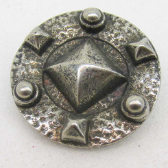 Zierniete "Pyramidenring" Altnickel