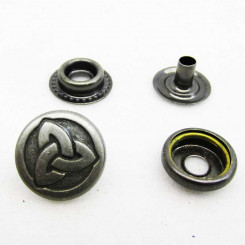 Druckknopf "Triquertas" 