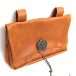 Tasche "Steff" Cognac mit Ornamentknopf 
