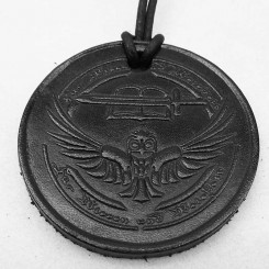 Lederanhänger "Graues Lager" Schwarz 