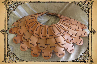 Leder Schuppenkragen 